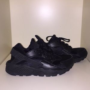 black original nike huaraches